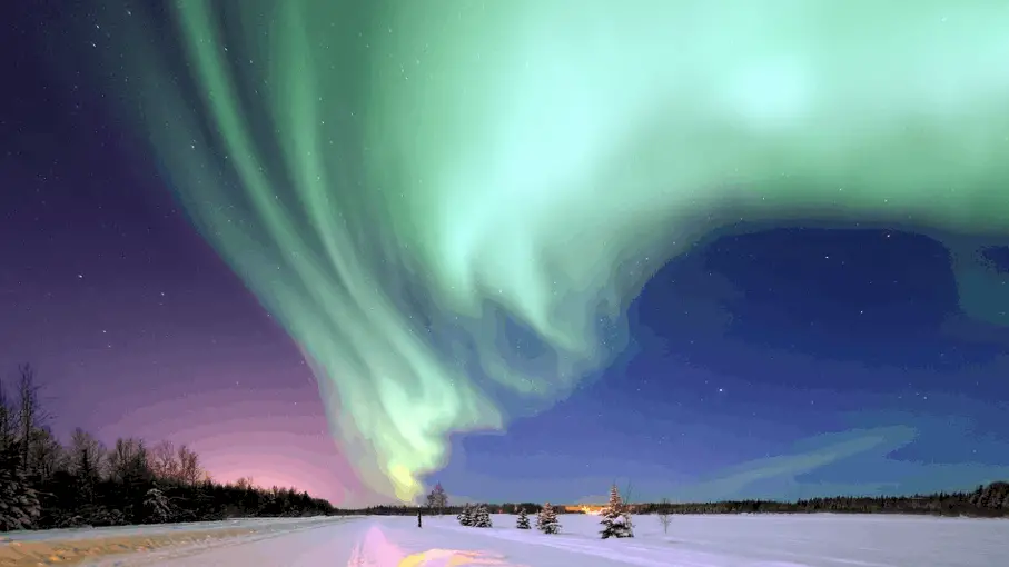green northern lights alaska